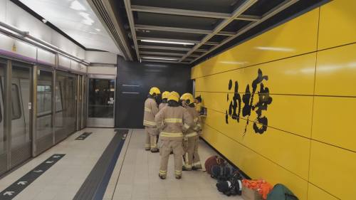 收工市民注意│港鐵將軍澳綫故障停駛 疑涉列車火警停電