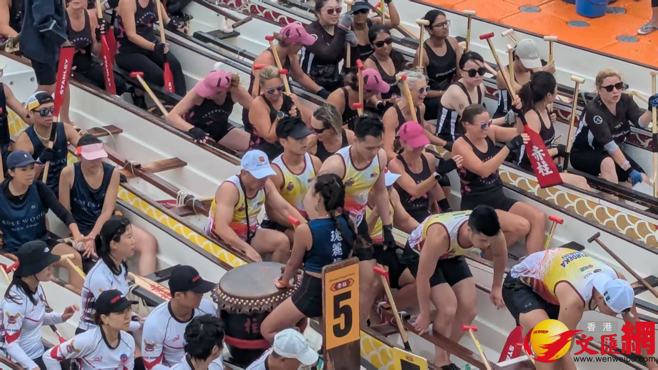 赤柱國際龍舟錦標賽。(香港文匯報記者萬霜靈 攝) 赤柱國際龍舟錦標賽。(香港文匯報記者萬霜靈 攝)