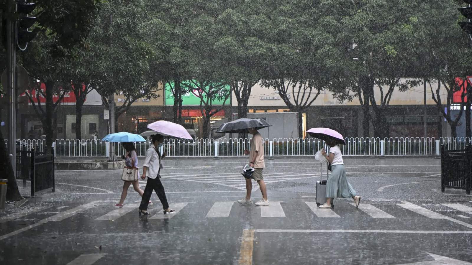 廣東924個鎮(zhèn)街遭遇暴雨　全省最大雨量達542.4毫米