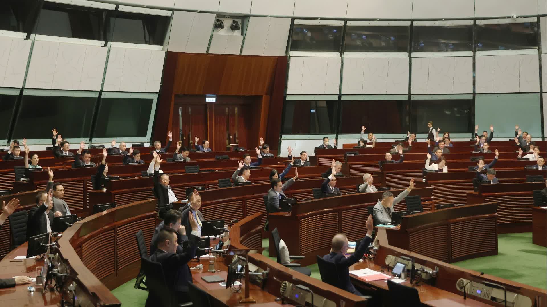 立法會三讀通過修例 連續合約「418」轉為「468」 - 香港 - 香港文匯網