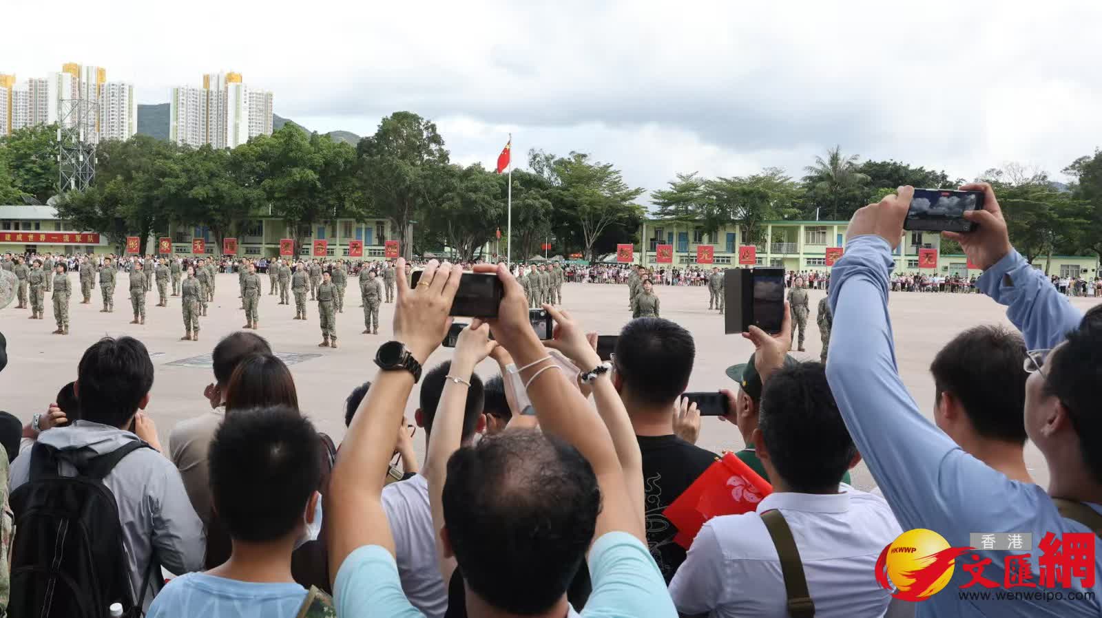 一連兩天開放日吸引大批市民參與，近距離感受祖國軍事力量的日益強大。 (受訪者提供)