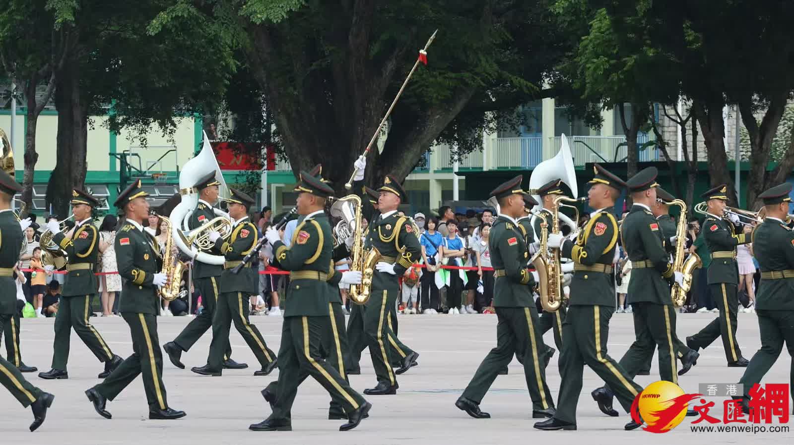一連兩天開放日吸引大批市民參與，近距離感受祖國軍事力量的日益強大。 (受訪者提供)