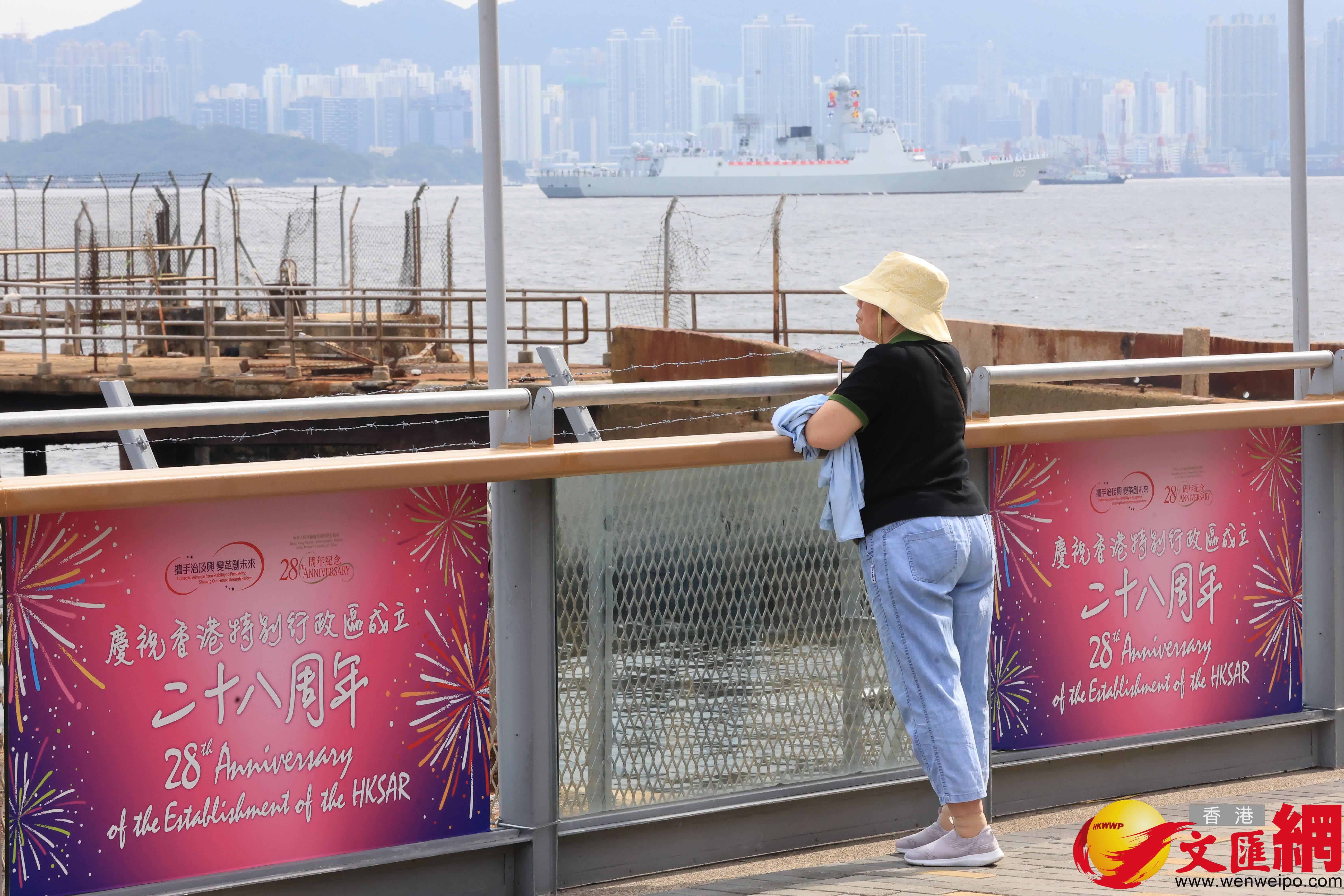 山東艦航母編隊訪港。（香港文匯報記者郭木又 攝）