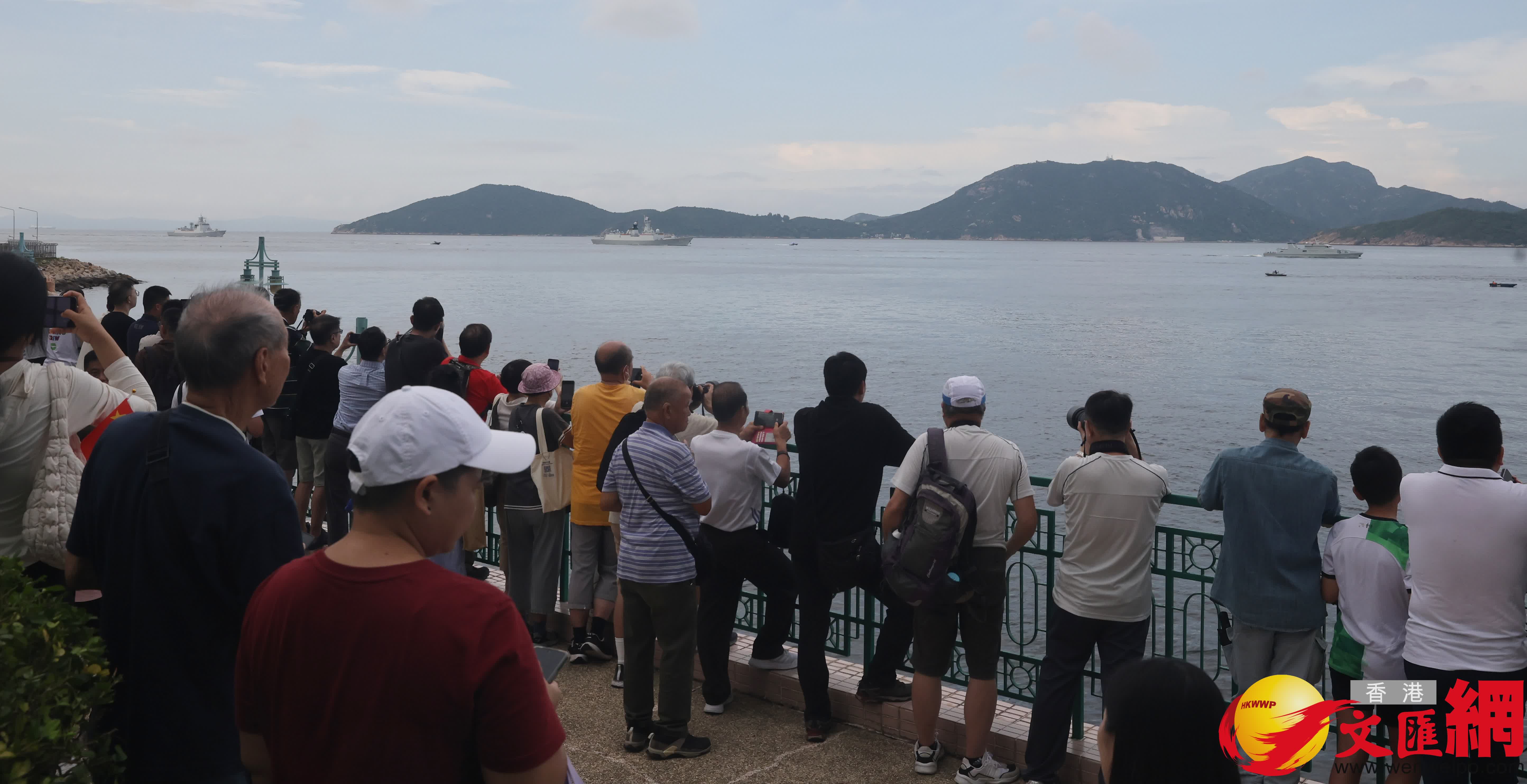 山東艦航母編隊訪港。（香港文匯報記者郭木又 攝）