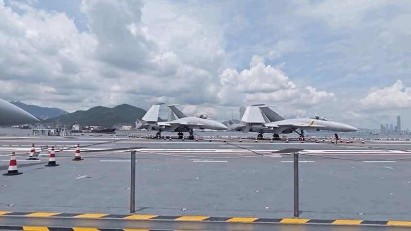 第一視角帶你登上山東艦　倒數11秒　聽取「哇」聲一片