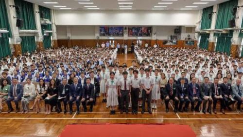 習主席回信培僑中學高一學生兩周年　培僑中學喜迎北京天安門廣場升起的五星紅旗