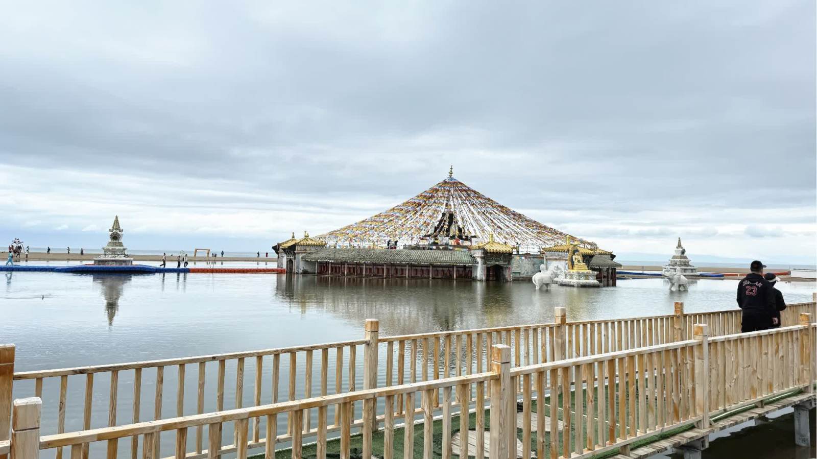 青海湖景區迎暑期旅遊旺季