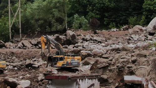 四川丹巴山洪泥石流轉移安置群眾491人　另有4人暫未發現蹤跡