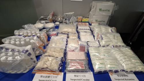 警破土瓜灣製毒工場拘商人 檢值2200萬貨及太空油原材料