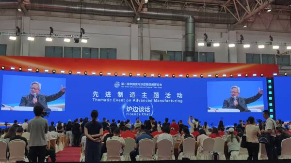 （有片）黃仁勳：飛機讓人到達更遠的地方　AI則讓人變得更聰明