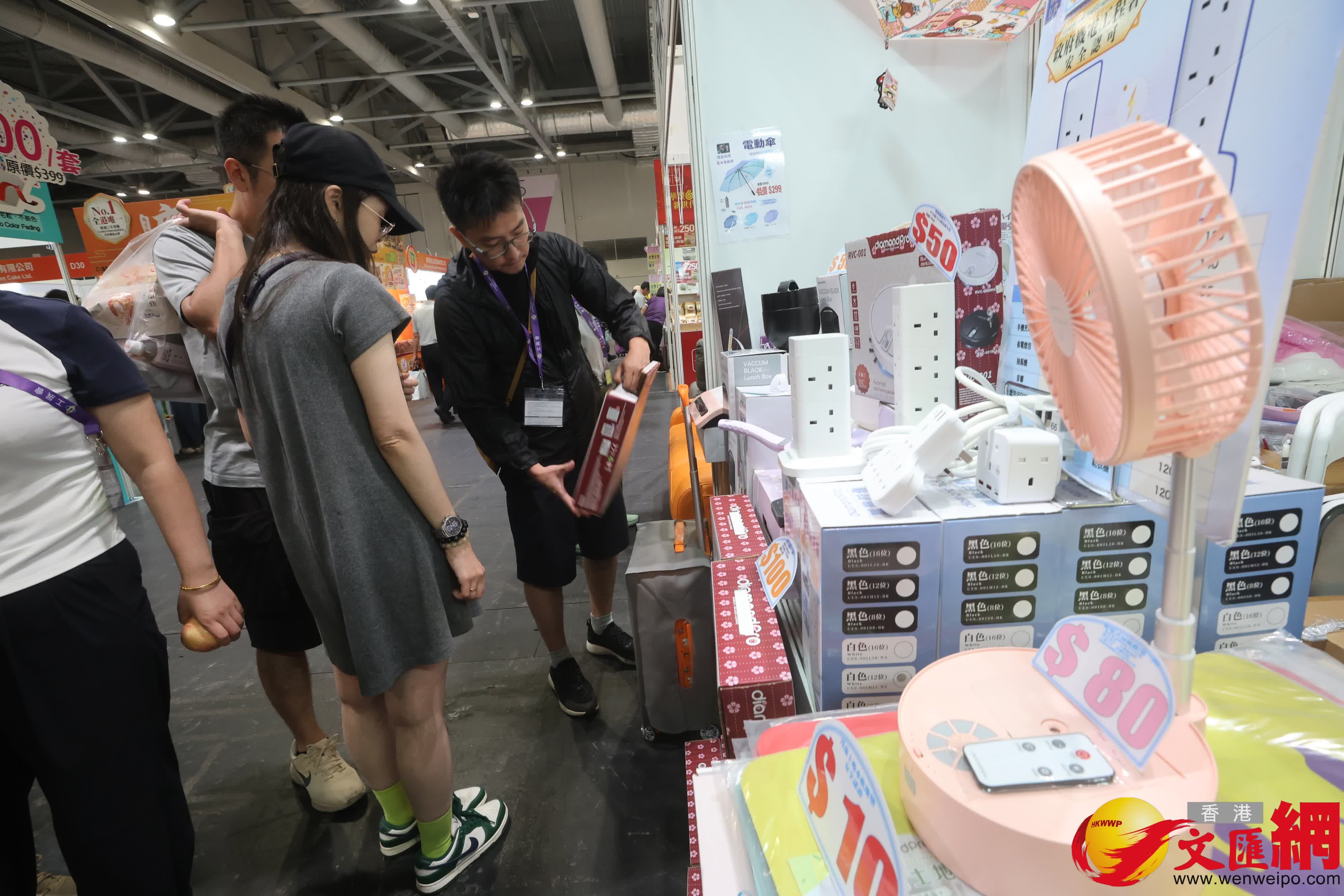 圖為工展會購物節現場。(香港文匯報記者郭木又攝) 圖為工展會購物節現場。(香港文匯報記者郭木又攝)