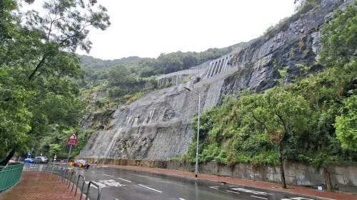 暴雨來襲│應變迅速！水浸黑點未見瀑布 積水消退交通復常