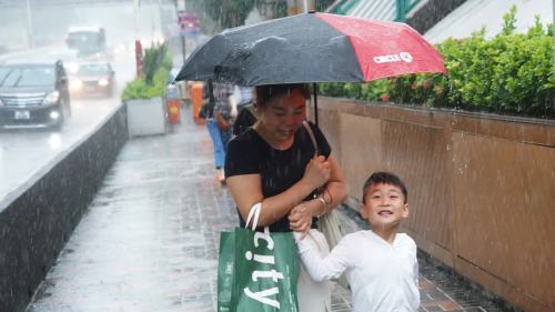天文台：未來一兩小時本港廣泛地區或受大驟雨影響