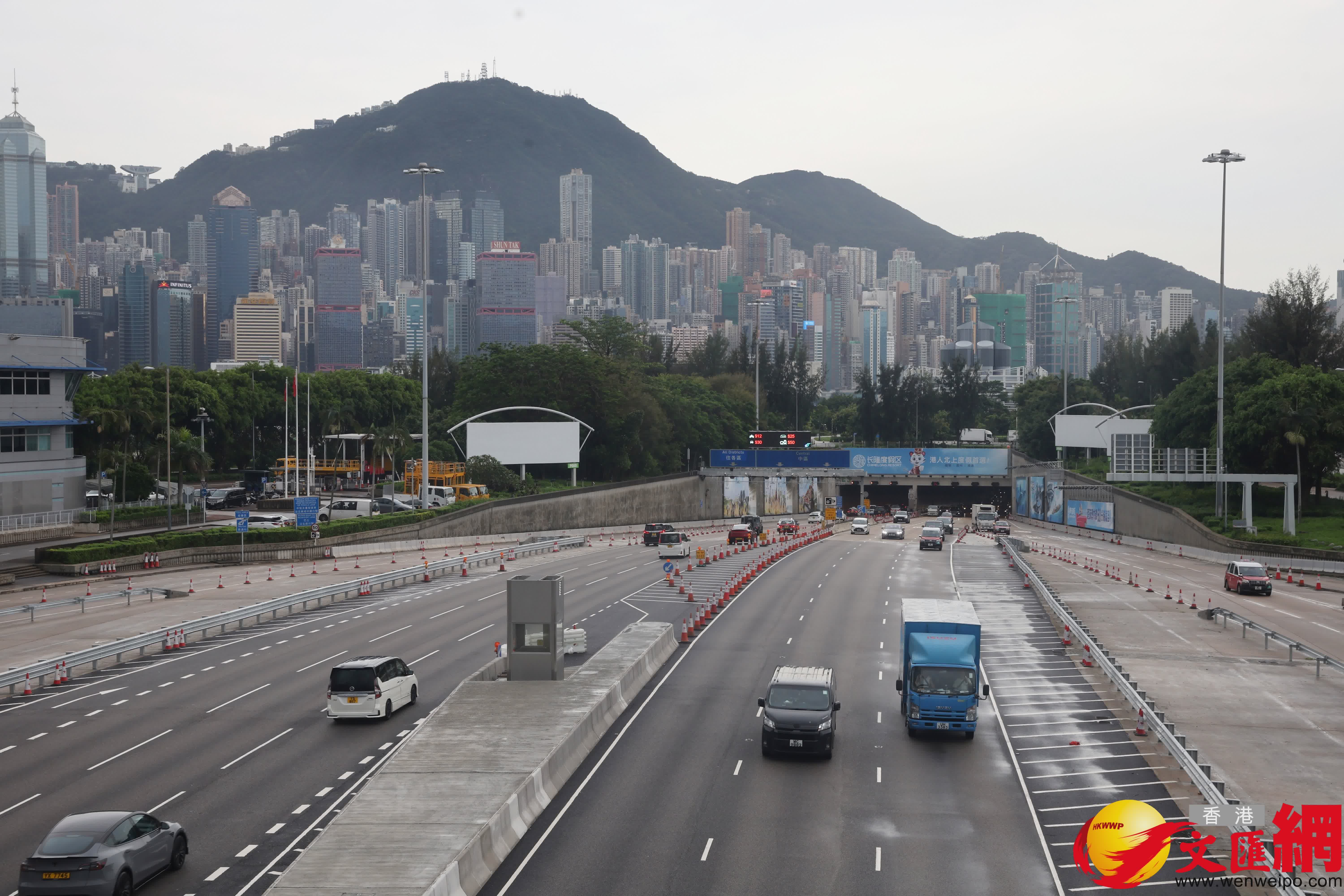 全港道路交通已全面恢復通暢。(香港文匯報記者郭木又攝) 全港道路交通已全面恢復通暢。(香港文匯報記者郭木又攝)
