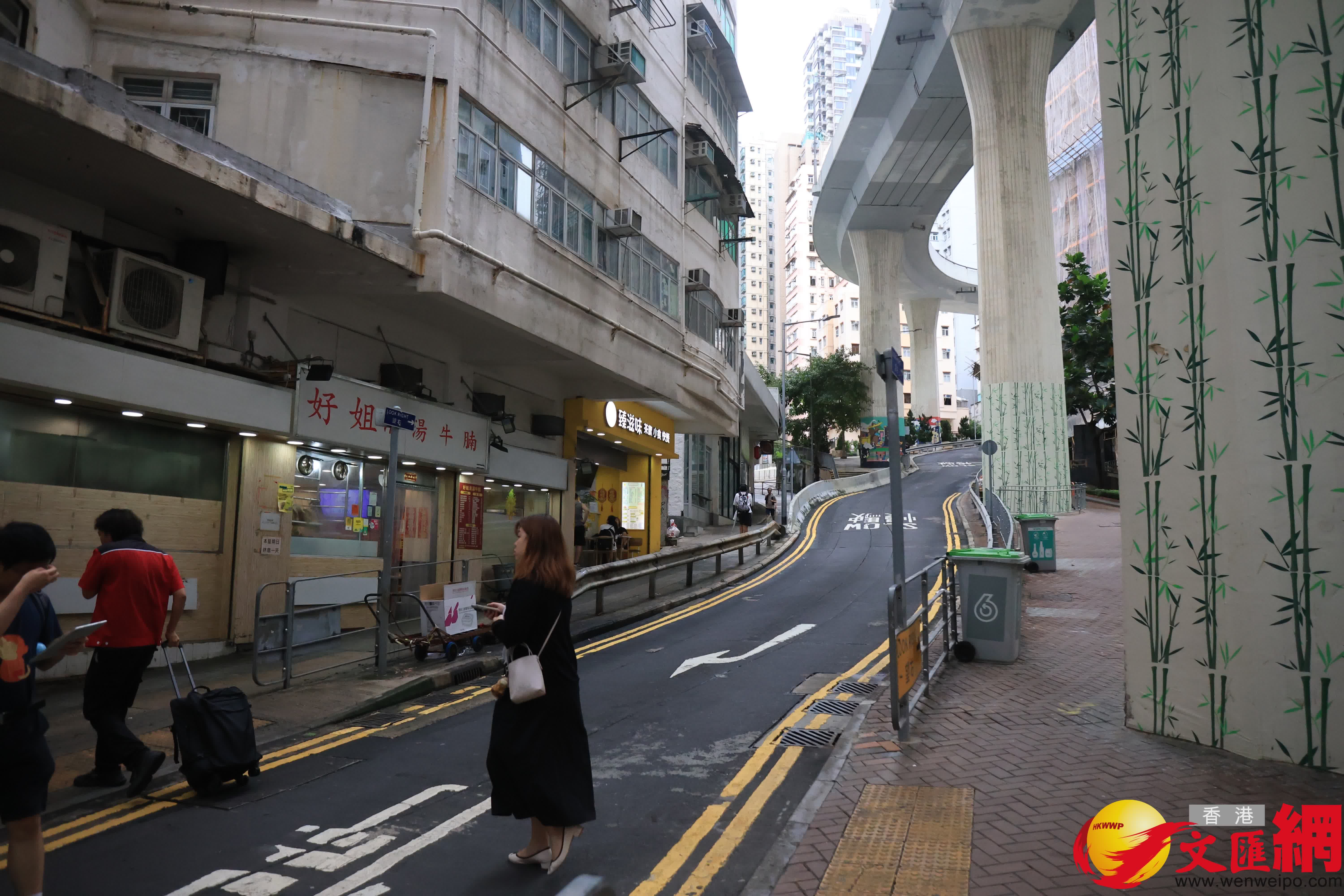 道路交通已全面恢復通暢。(文匯報記者萬霜靈攝) 道路交通已全面恢復通暢。(文匯報記者萬霜靈攝)