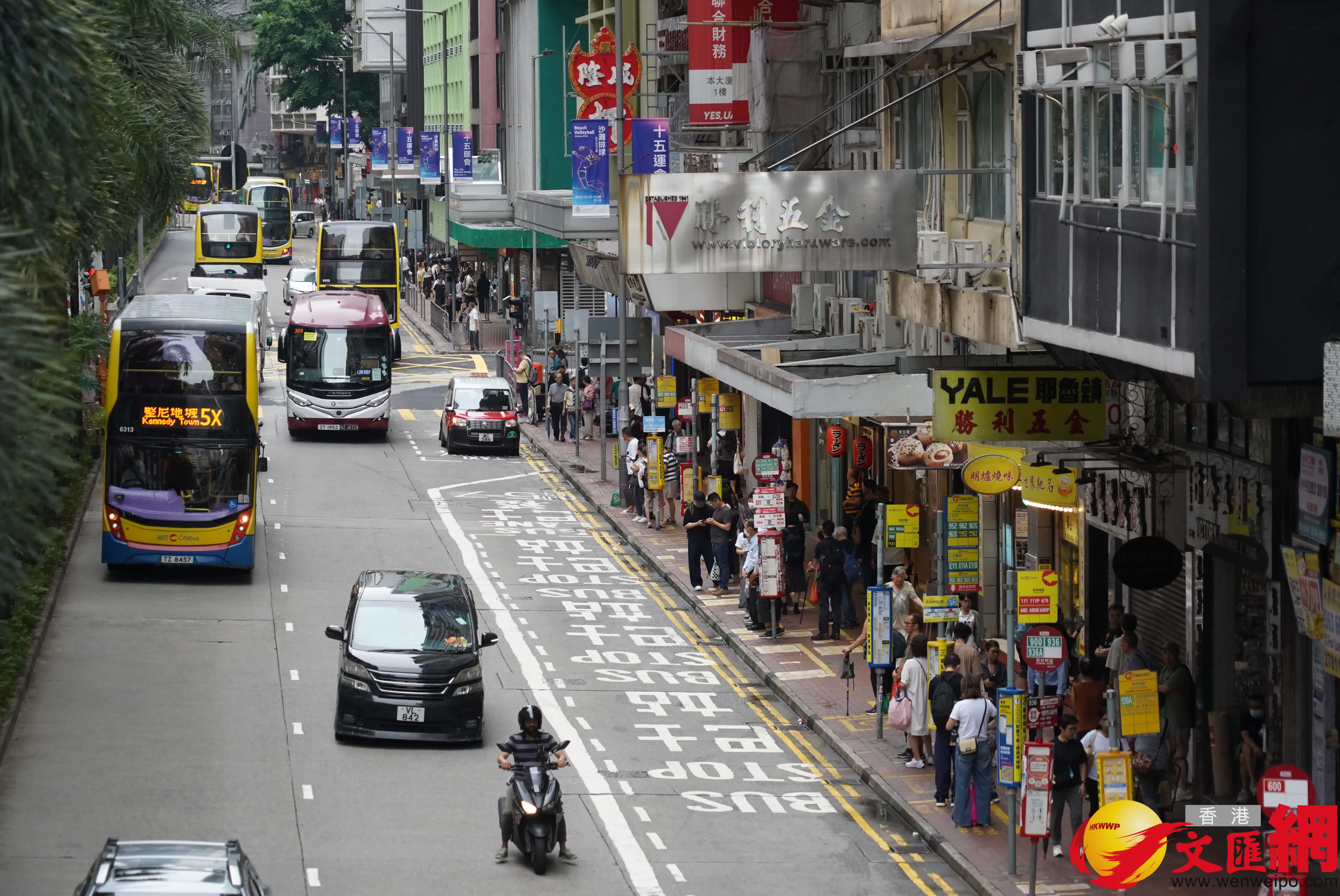 灣仔黑雨後回復正常情況。(香港文匯報記者曾興偉攝) 灣仔黑雨後回復正常情況。(香港文匯報記者曾興偉攝)