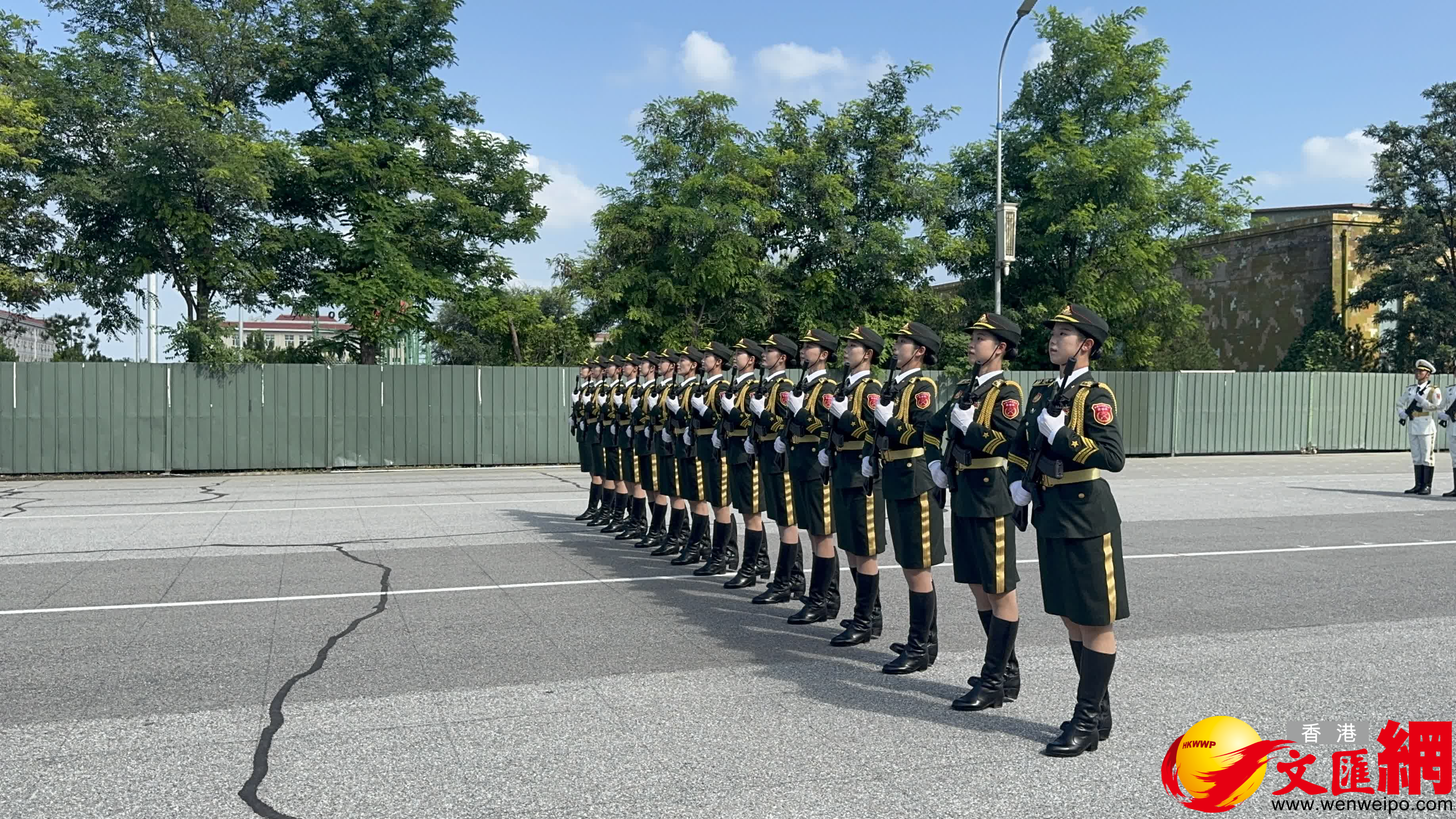 九三閱兵將近，記者探訪閱兵訓練場，觀摩採訪徒步方陣、聯合軍樂團訓練情況。（香港文匯網記者　李暢　攝）