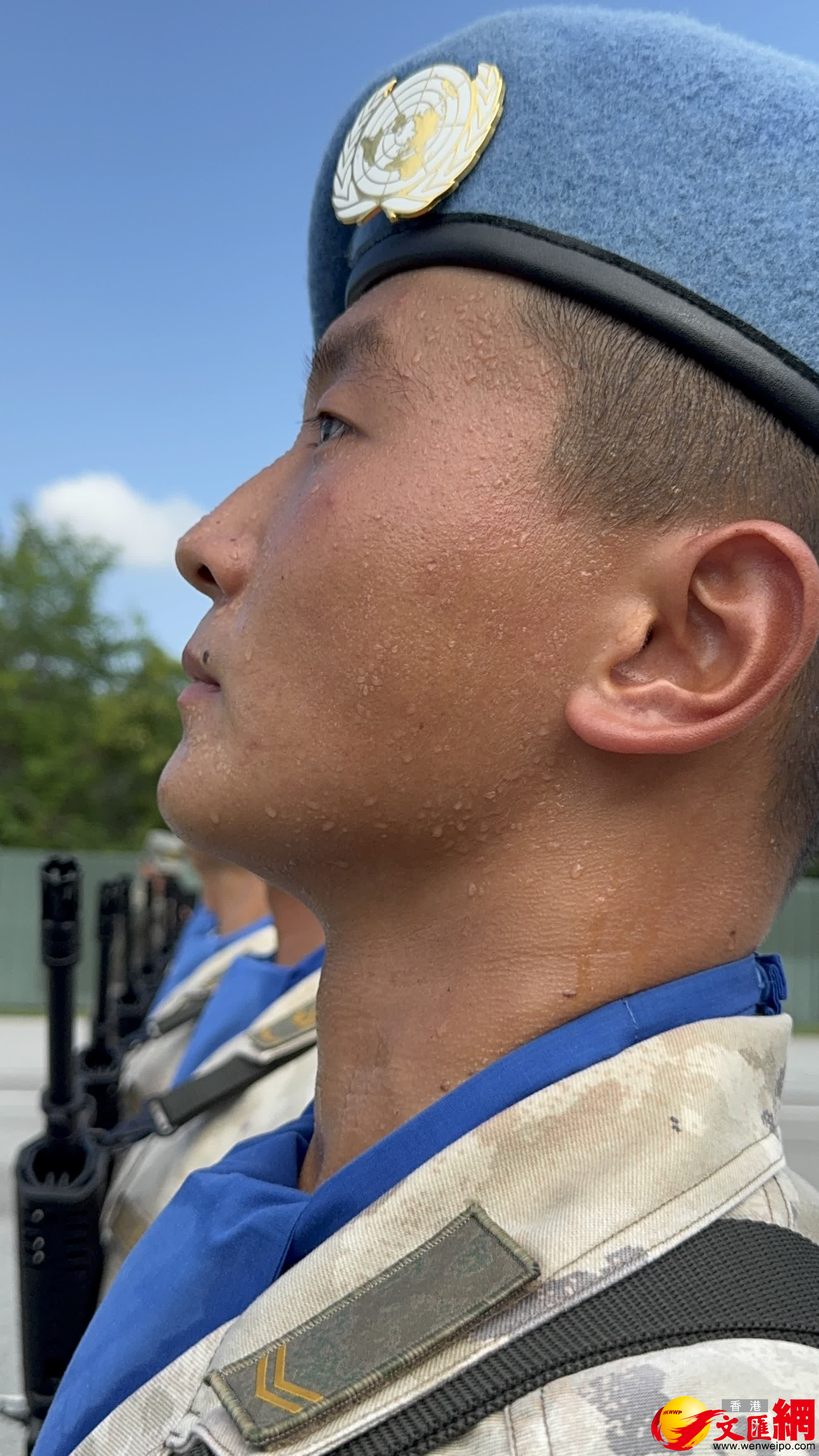 士兵們汗如雨下仍堅持訓練。（香港文匯網記者　馬靜　攝）