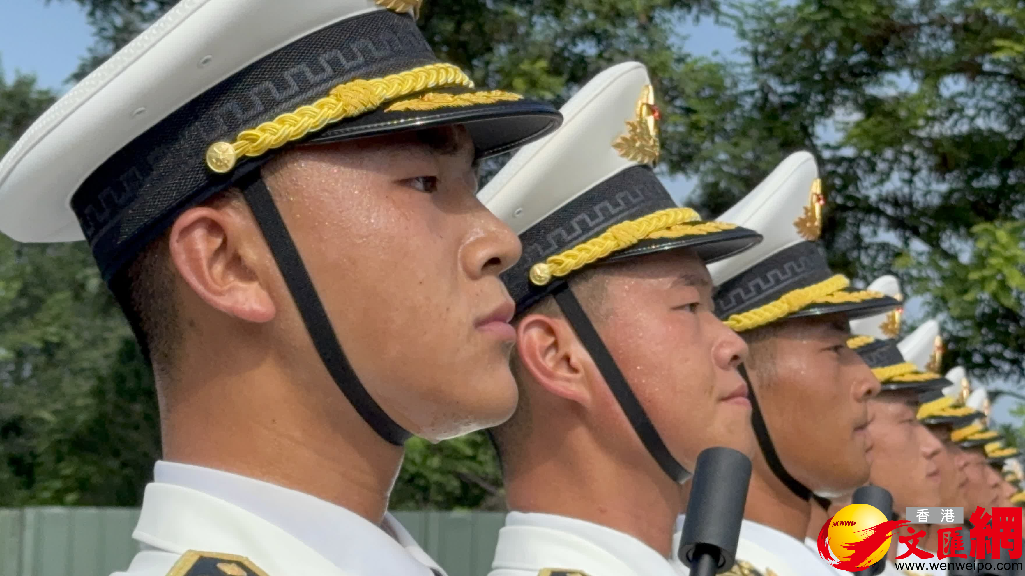 士兵們汗如雨下仍堅持訓練。（香港文匯網記者　馬靜　攝）