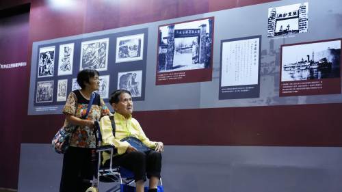 一場跨越半世紀的對話：84歲坐輪椅老人與香港青年的共同心聲