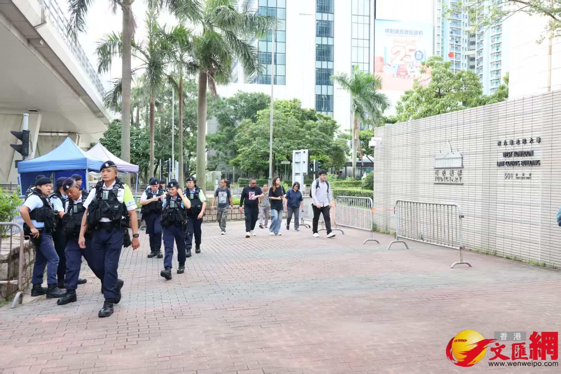 黎智英案結案陳詞今日進入第7日。圖為法院外現場。香港文匯報記者劉友光 攝