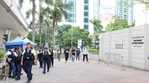黎智英案第7日結案陳詞　法院外已有市民排隊等候入場