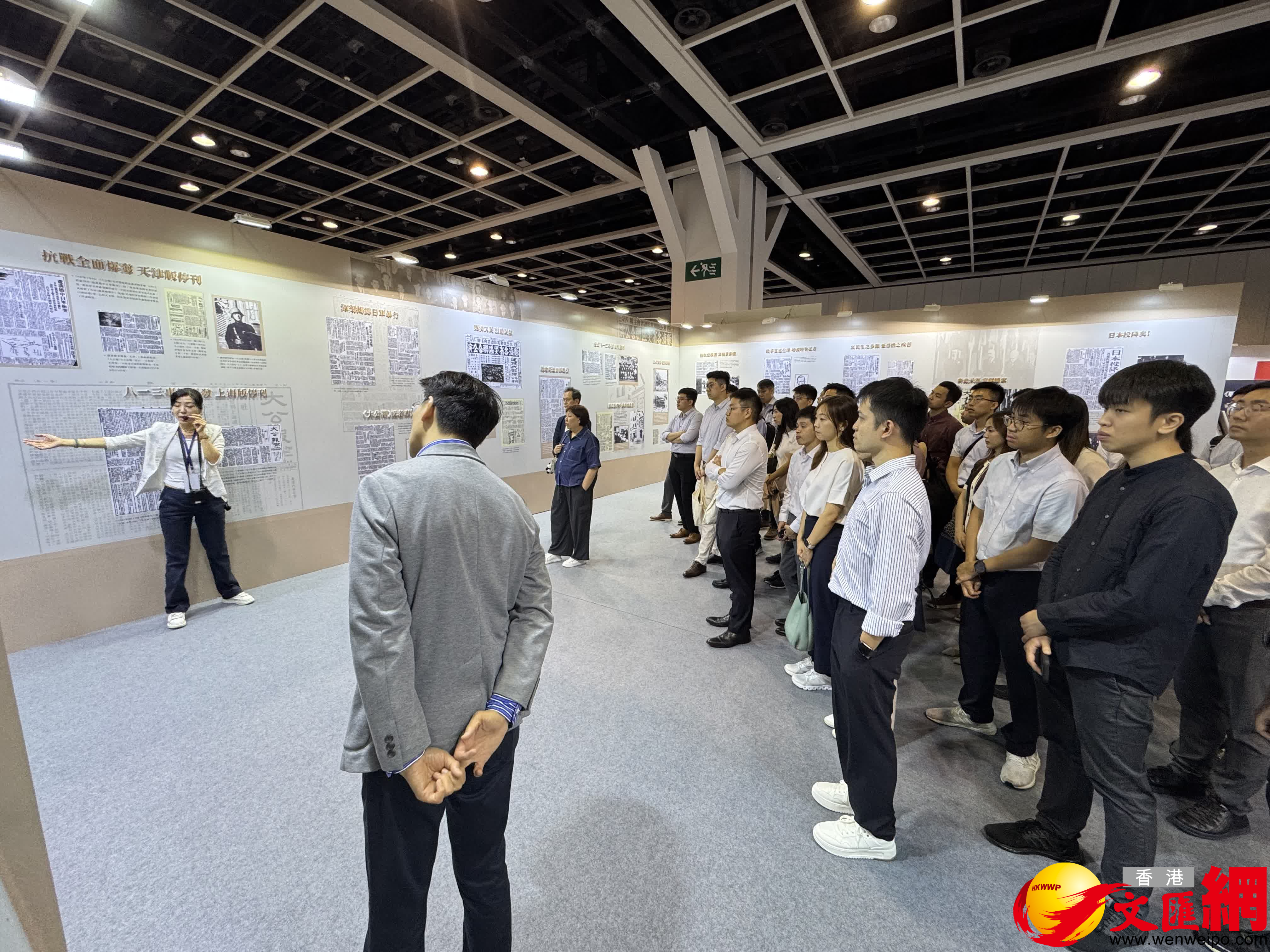 政府規劃署參觀展覽。