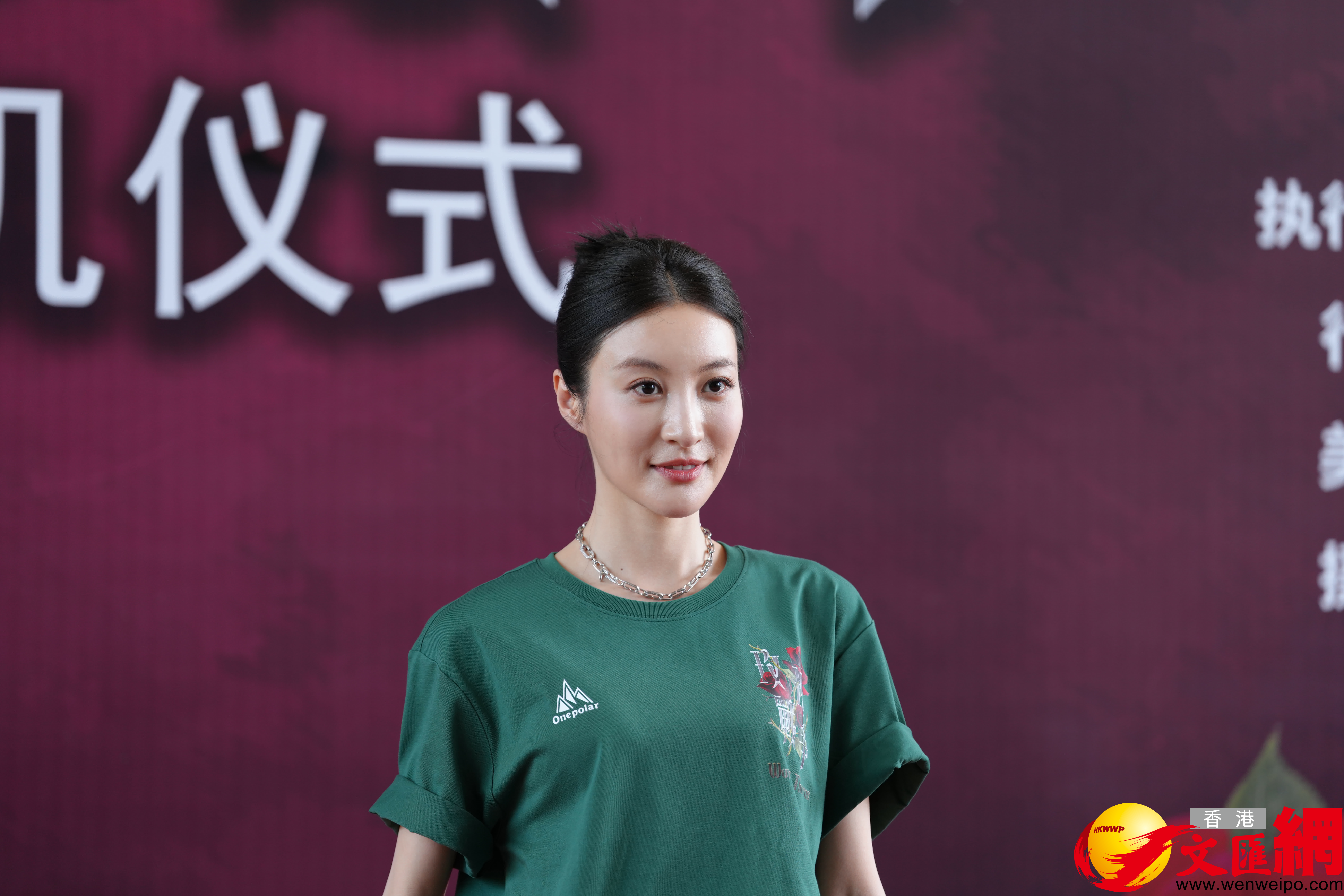 由騰訊視頻及TVB聯合出品的劇集《玫瑰戰爭》於2025年8月27日(周三)在深圳舉行開機儀式,一眾主要演員出席開機儀式。(香港文匯網記者黄宇威 攝) 由騰訊視頻及TVB聯合出品的劇集《玫瑰戰爭》於2025年8月27日(周三)在深圳舉行開機儀式,一眾主要演員出席開機儀式。(香港文匯網記者黄宇威 攝)