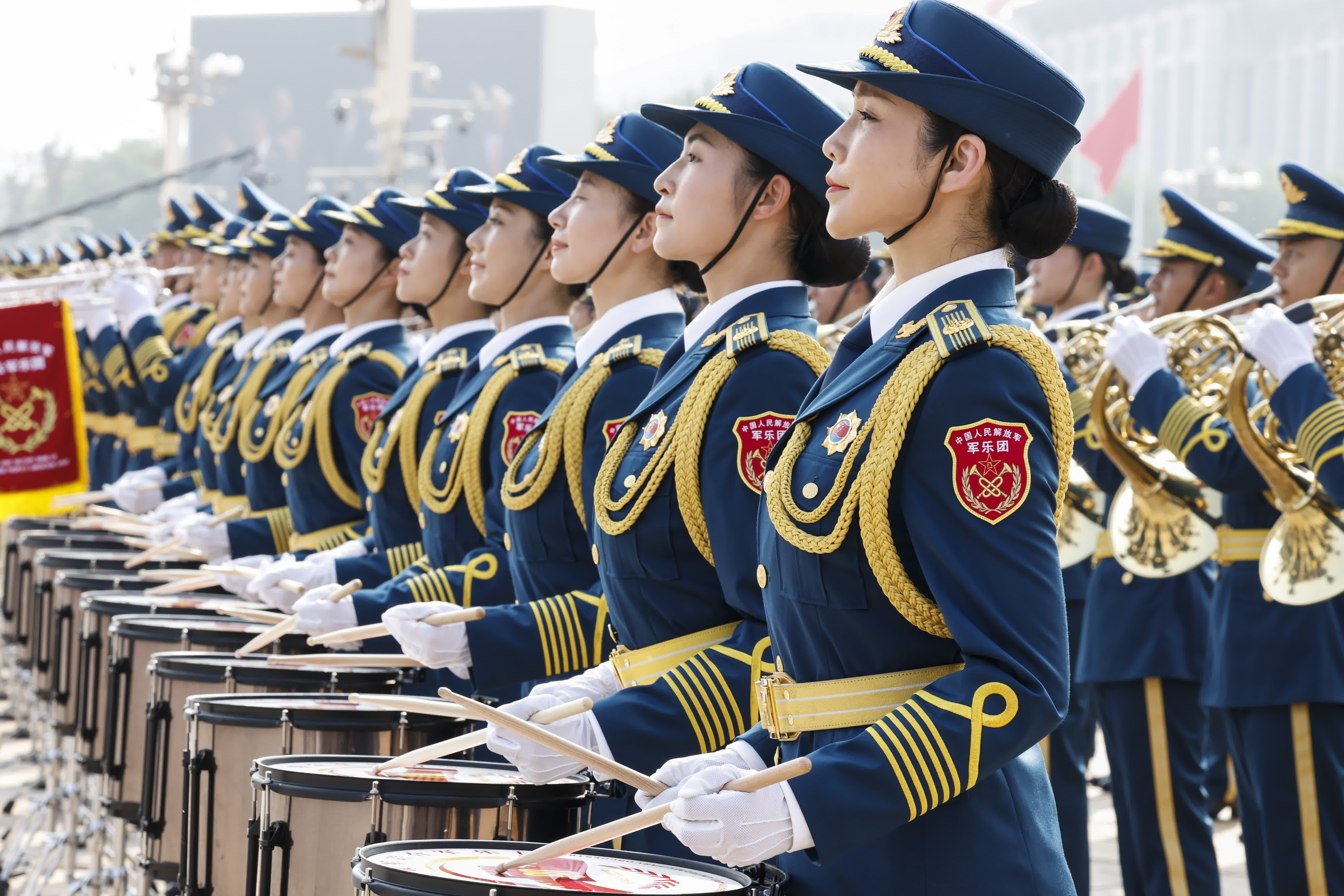 這是中國人民解放軍聯合軍樂團在演奏。新華社
這是中國人民解放軍聯合軍樂團在演奏。新華社