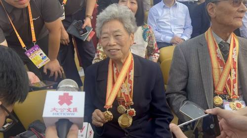 東江縱隊港九大隊老戰士林珍：觀禮閱兵感到無比自豪　爭取下個十年還來慶祝
