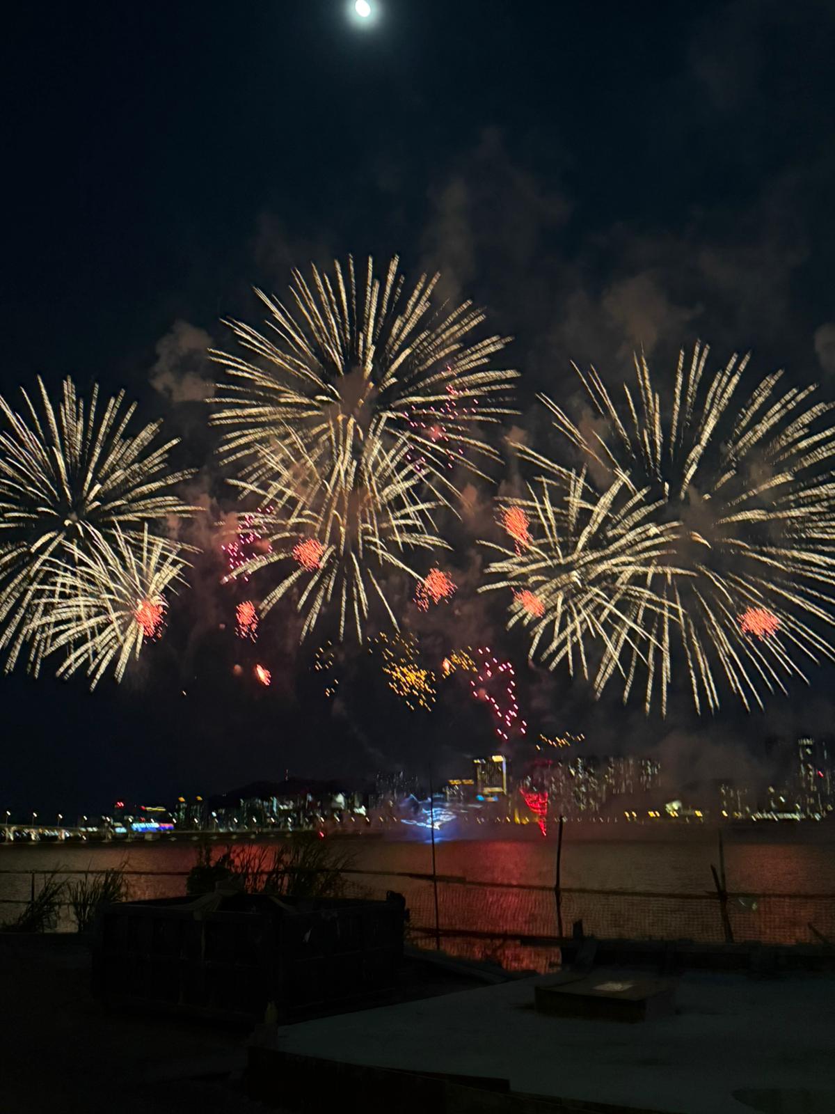 9月6日，第33屆澳門國際煙花比賽匯演現(xiàn)場。陳藝 攝