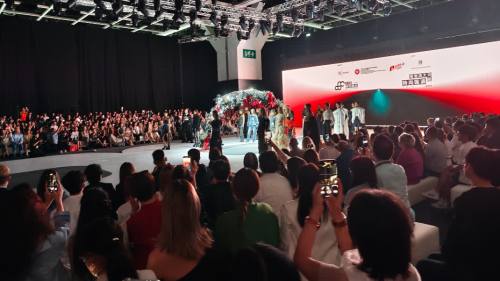（有片）粵港澳大灣區時尚匯演壓軸亮相CENTRESTAGE