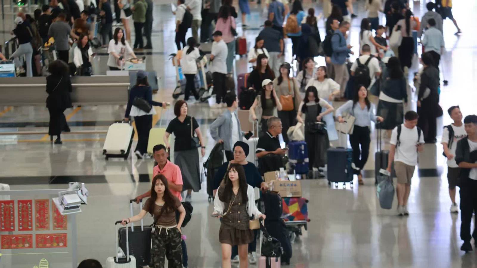 塔巴遠離本港　香港國際機場回復正常航班升降