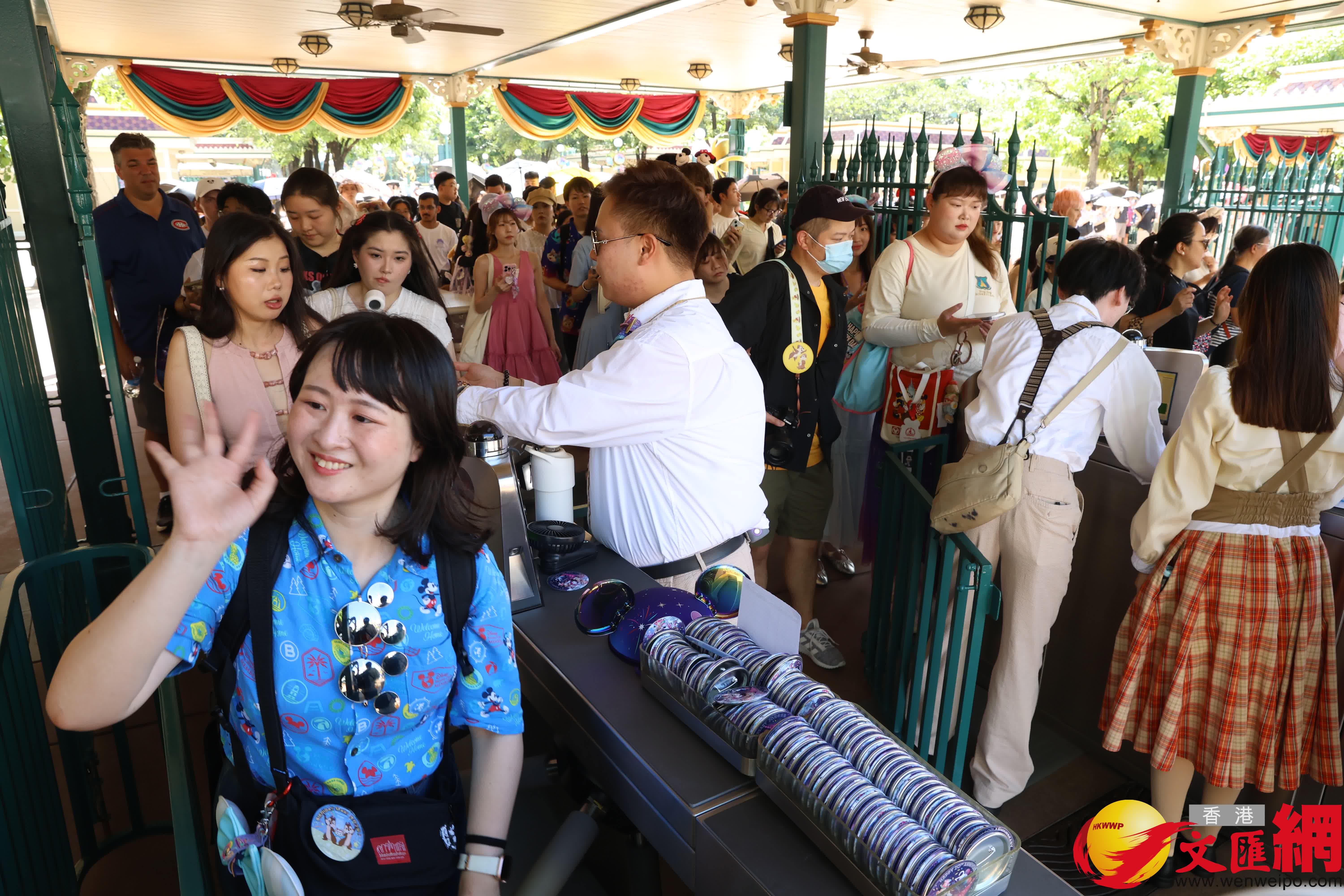 香港迪士尼度假村今日(9月12日)舉行開業20周年紀念活動。(香港文匯報記者萬霜靈攝) 香港迪士尼度假村今日(9月12日)舉行開業20周年紀念活動。(香港文匯報記者萬霜靈攝)