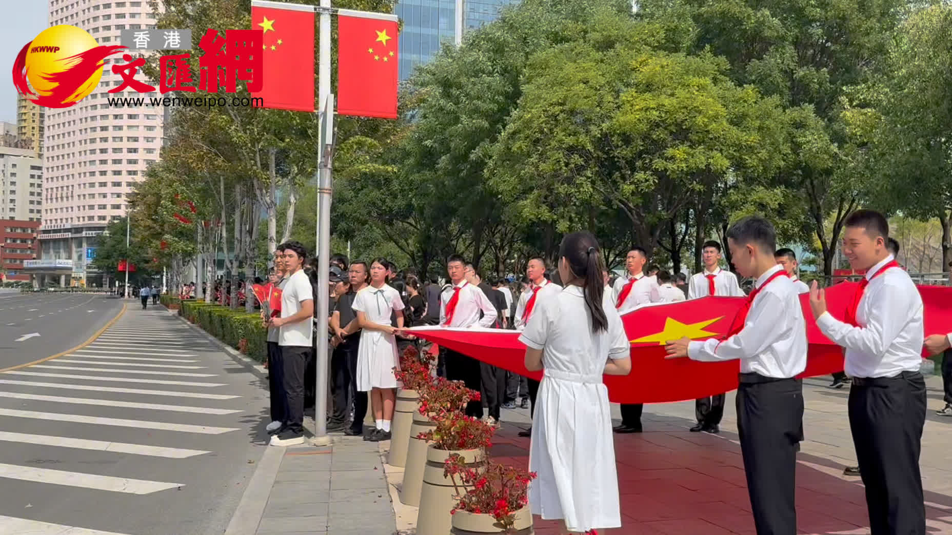 英雄回家 | 港學子與遼寧少先隊員共同展示國旗告慰先烈