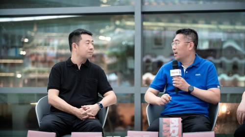 呂錚新書《雙刃劍》發布    塑造鮮活有趣的警察形象