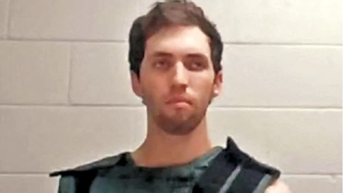 槍殺柯克疑犯視訊出庭　被告知或判死刑時面無表情