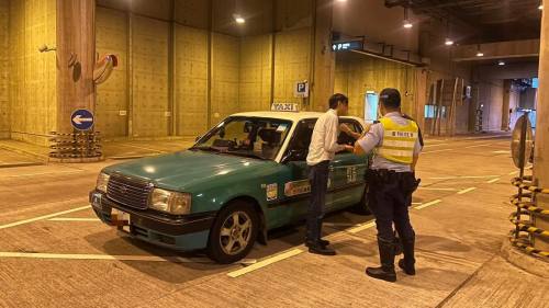 嚴打新界北的士違規 交警喬裝乘客放蛇 3司機拒載斷正