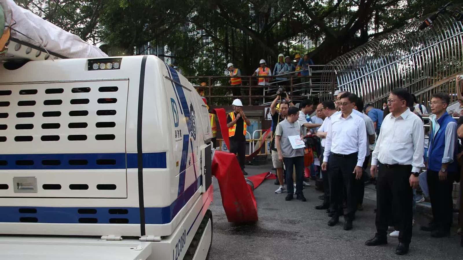樺加沙襲港｜陳國基等官員親臨鯉魚門　視察防風部署