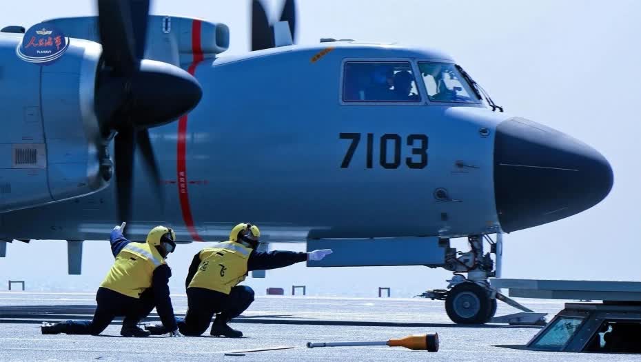 殲-15T、殲-35、空警-600三型艦載機在福建艦首次成功阻攔着艦和彈射起飛。（圖/人民海軍微信公眾號）