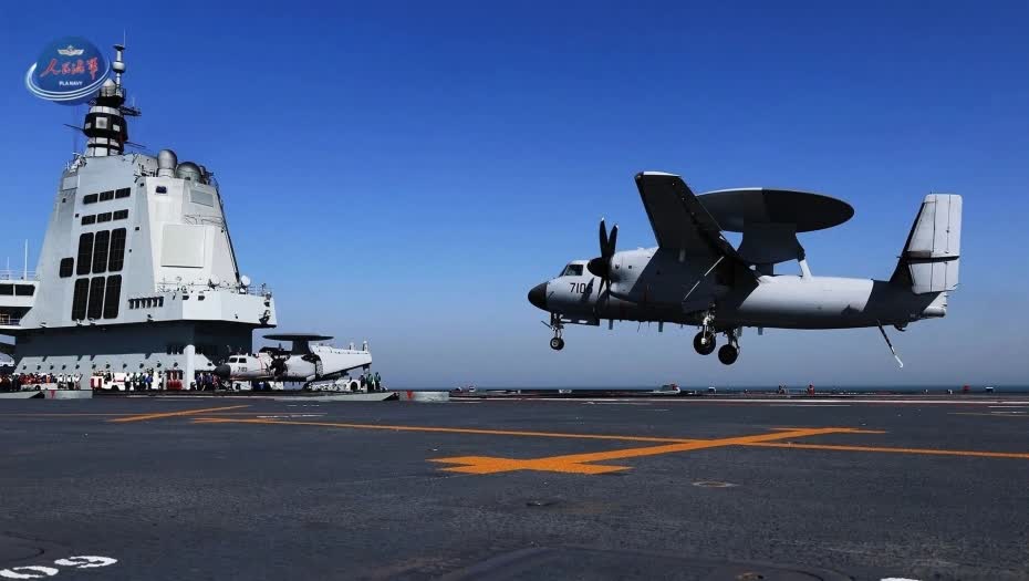 殲-15T、殲-35、空警-600三型艦載機在福建艦首次成功阻攔着艦和彈射起飛。（圖/人民海軍微信公眾號）