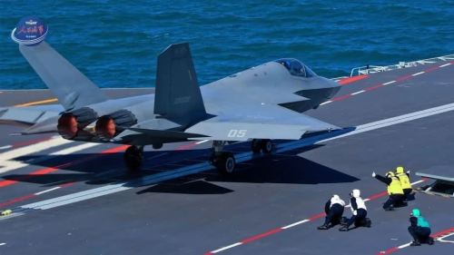 現場高清大圖！邀你一同感受艦載機彈射起飛「首秀」的震撼