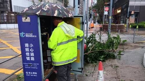 樺加沙離港│港鐵巴士渡輪電車服務(wù)復(fù)常 運(yùn)輸署爭(zhēng)分奪秒便利出行 樺加沙離港│港鐵巴士渡輪電車服務(wù)復(fù)常 運(yùn)輸署爭(zhēng)分奪秒便利出行