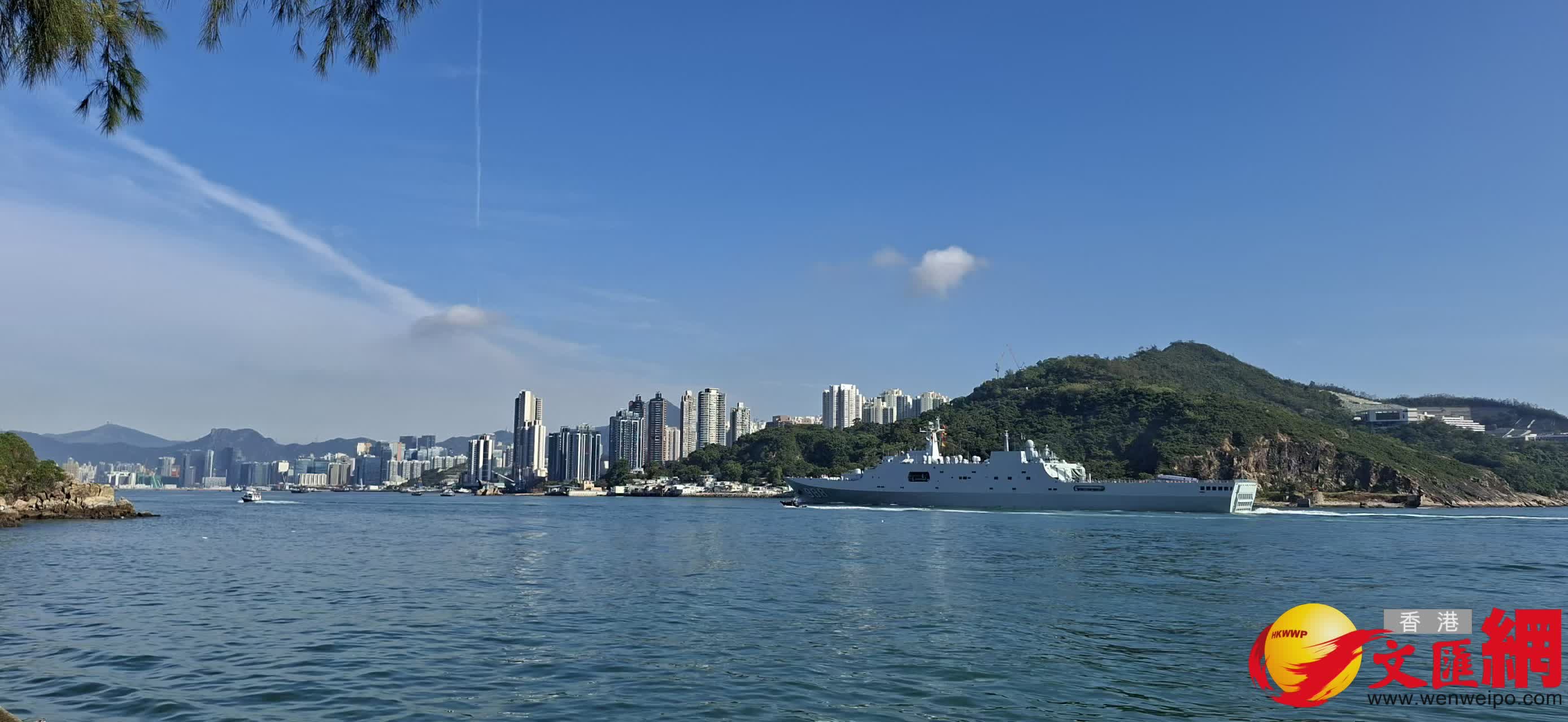 圖為中國海軍沂蒙山艦。（香港文匯報記者北山彥攝）