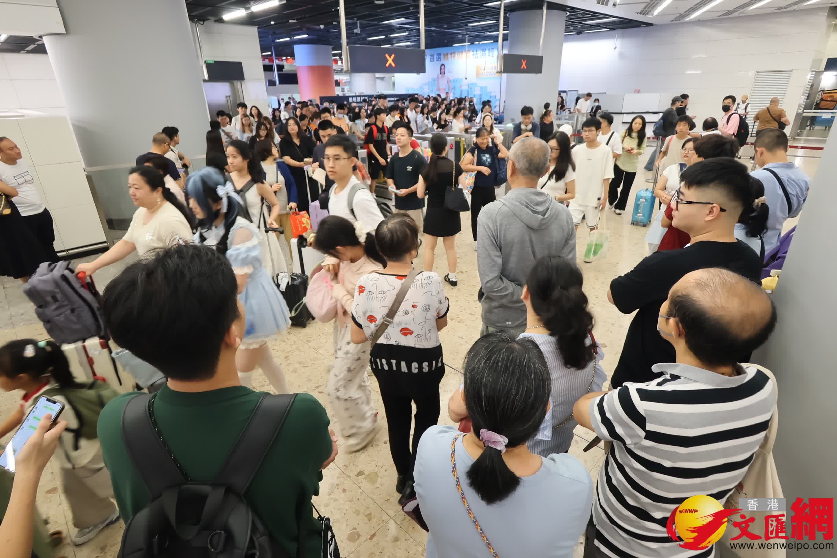 高鐵尖沙咀餐飲情況。（香港文匯報記者 涂穴 攝）