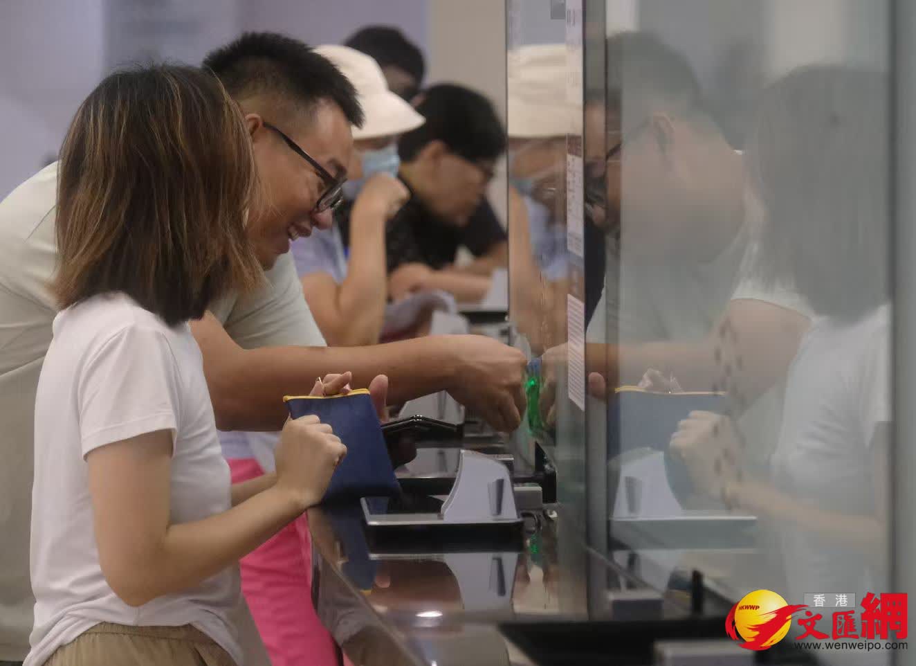 高鐵尖沙咀餐飲情況。（香港文匯報記者 涂穴 攝）