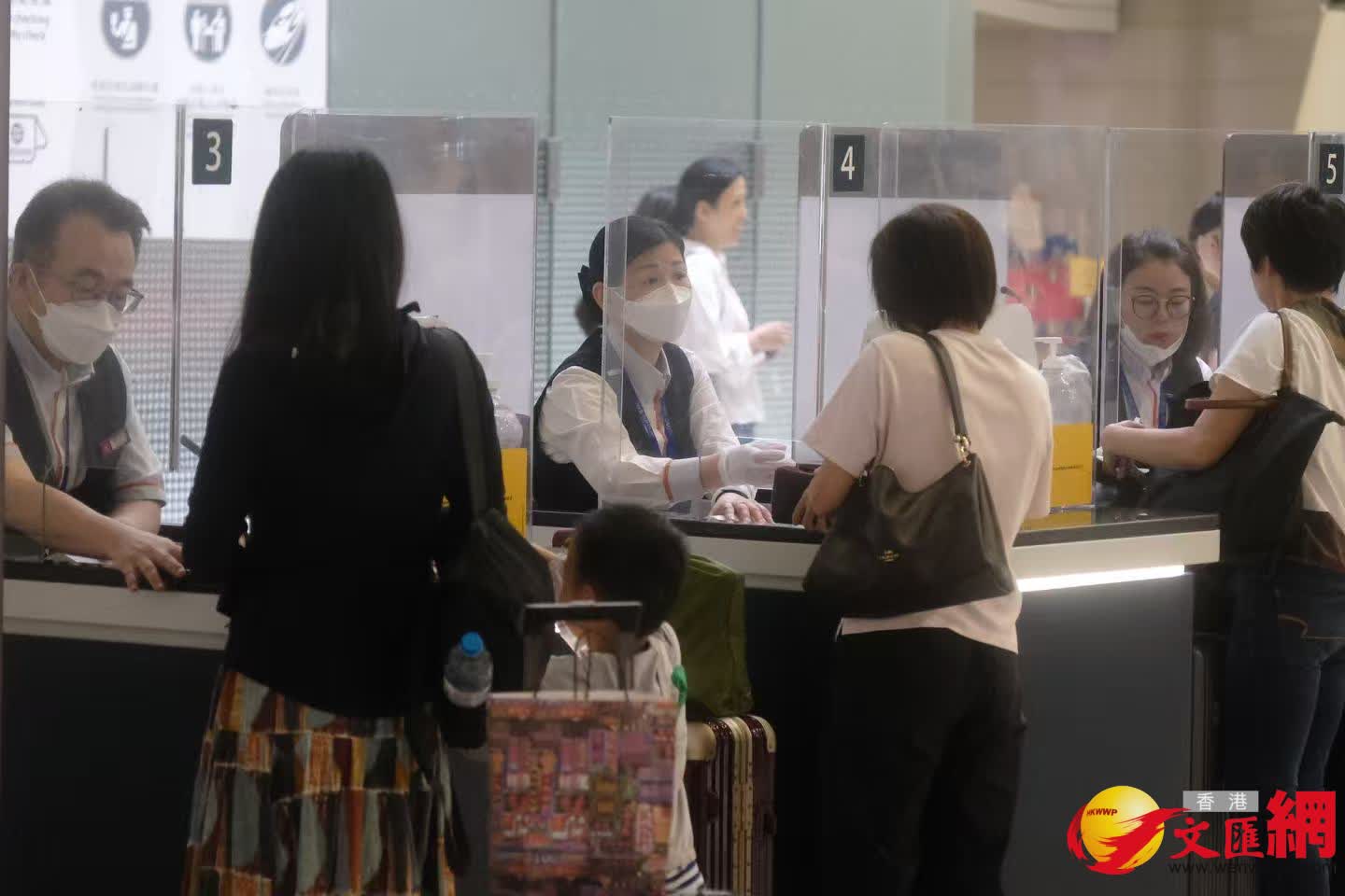 高鐵尖沙咀餐飲情況。（香港文匯報記者 涂穴 攝）