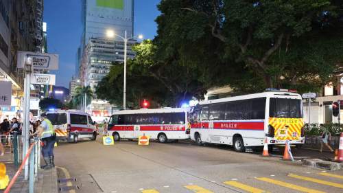 煙花匯演即將上演　尖沙咀片區部分道路人潮管制