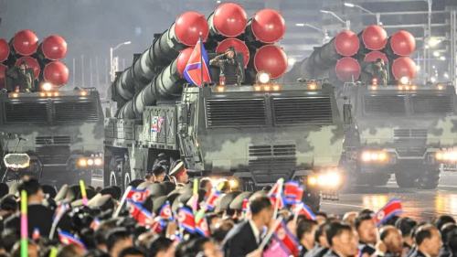 朝鮮盛大閱兵式　高清大圖
