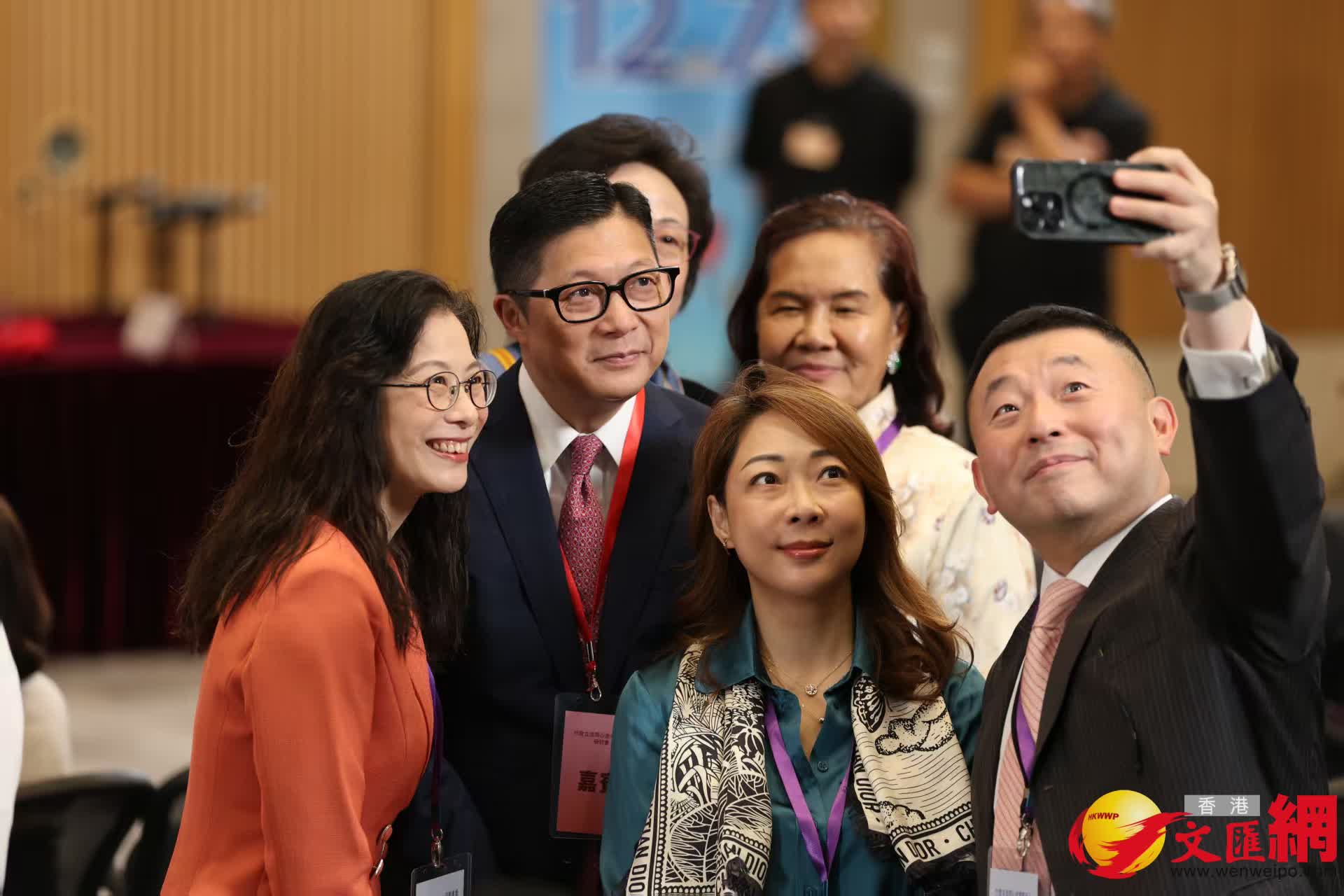 特區政府舉辦「行政立法同心治港創未來」研討會。(香港文匯報記者萬霜靈攝) 特區政府舉辦「行政立法同心治港創未來」研討會。(香港文匯報記者萬霜靈攝)